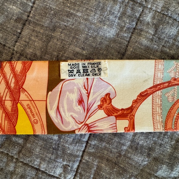 HERMES Twilly 100% Silk - Picture 6 of 6